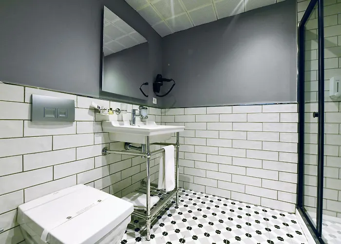 انسيتي نيسانتاسي فندق 3*