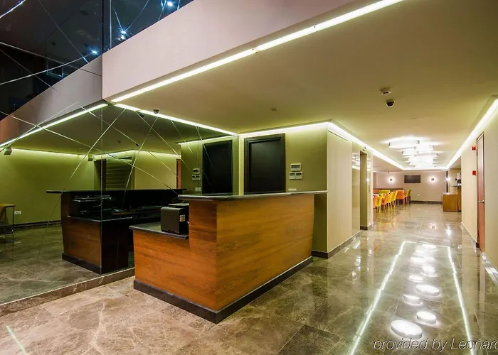 فندق انسيتي نيسانتاسي 3*